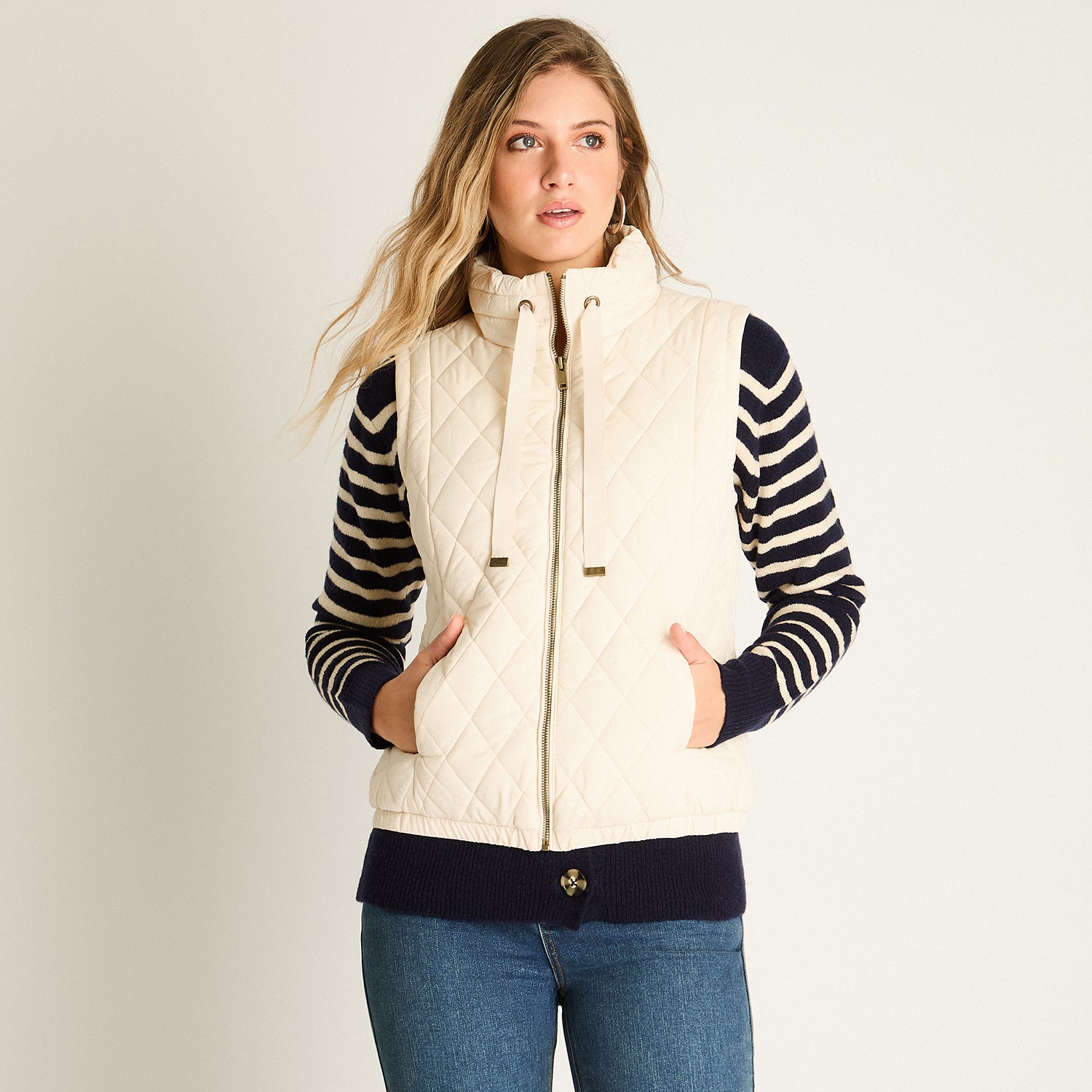 Parka Beige Sin Mangas Acolchada con Forro